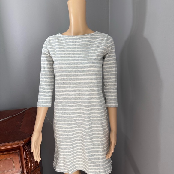 Vineyard Vines Dresses & Skirts - Vineyard Vines striped dress